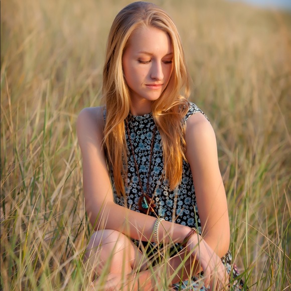 Meet your Posher, Nicole - Picture 1 of 1